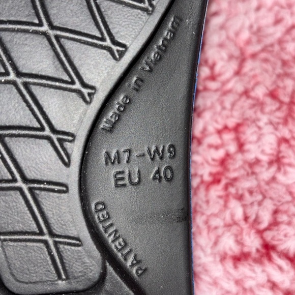 OOFOS OOahh Sport Unisex Slide Limited Edition Chicago US Men’s 7 Women’s 9 - Picture 3 of 10